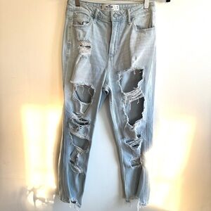 Hollister Curvy High Rise Mom Jeans Distressed Light Wash Ripped Denim 27
